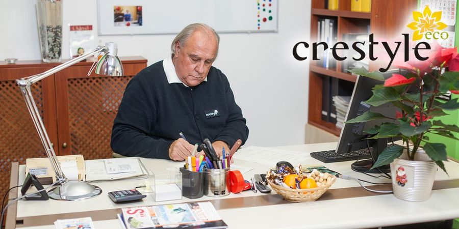 Büroarbeiten bei Crestyle Hungary.