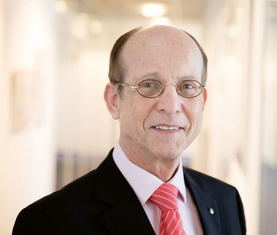 Dr.-Ing. Klaus-Peter Tiemann, Geschäftsführer der RFT kabel Brandenburg GmbH Dr.-Ing. Klaus-Peter Tiemann, Geschäftsführer der RFT kabel Brandenburg GmbH