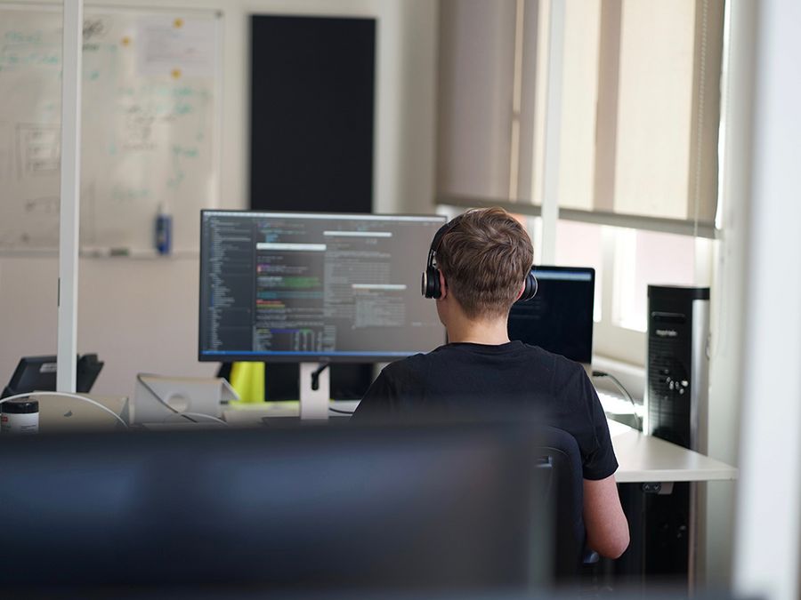 Web-Apps & Frontends Web-Apps & Frontends