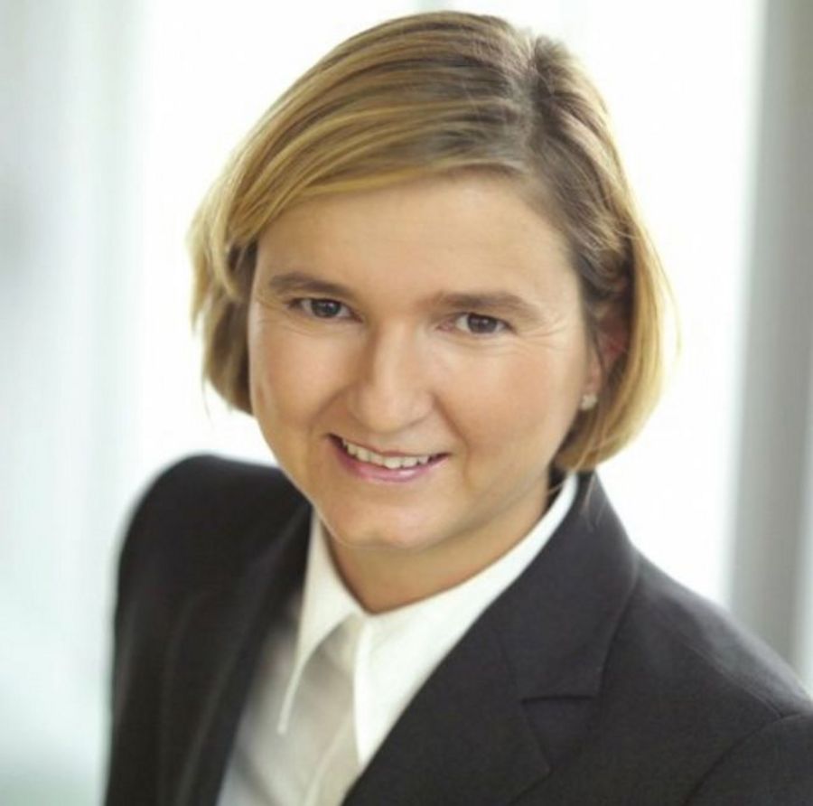 Bettina Gladysz-Haller, Geschäftsführerin der Schneider Torsysteme GmbH Bettina Gladysz-Haller, Geschäftsführerin der Schneider Torsysteme GmbH