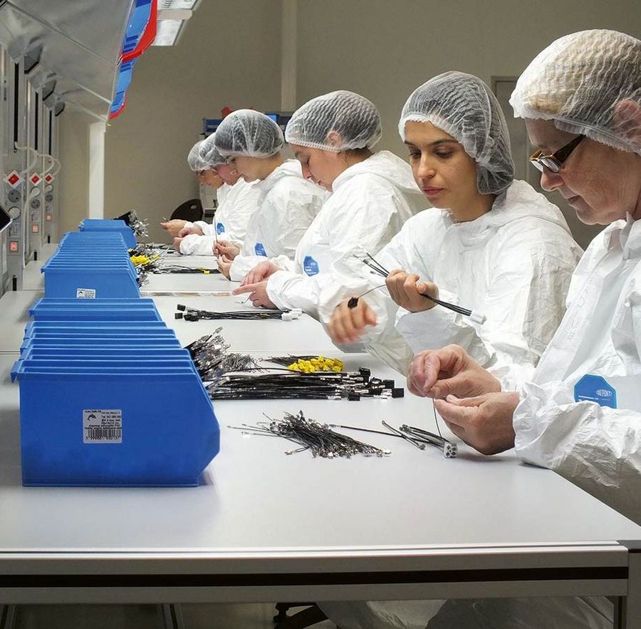 Reinraumfertigung der Klasse 8 nach ISO 13485 Reinraumfertigung der Klasse 8 nach ISO 13485