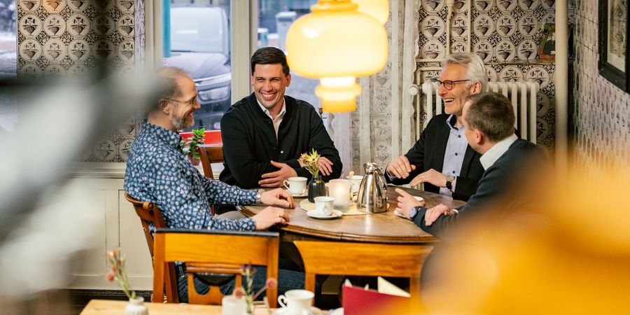 Die Geschäftsführung setzt auf offene Kommunikation, gemeinsame Verantwortung und regionale Verankerung Die Geschäftsführung setzt auf offene Kommunikation, gemeinsame Verantwortung und regionale Verankerung
