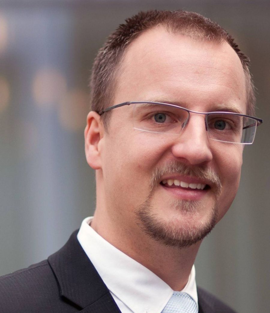 Prof. Dr. Florian Becker Prof. Dr. Florian Becker
