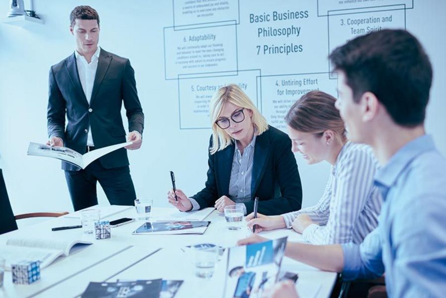 Die Mitarbeiter von Panasonic Industry Europe tauschen ihr Knowhow aus Die Mitarbeiter von Panasonic Industry Europe tauschen ihr Knowhow aus