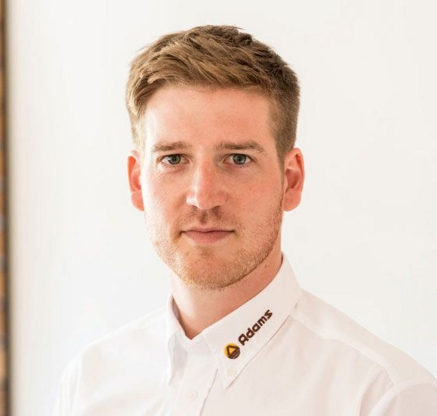 Sebastian Adams, jun. Geschäftsführer der ADAMS Holzbau - Fertigbau GmbH Sebastian Adams, jun. Geschäftsführer der ADAMS Holzbau - Fertigbau GmbH