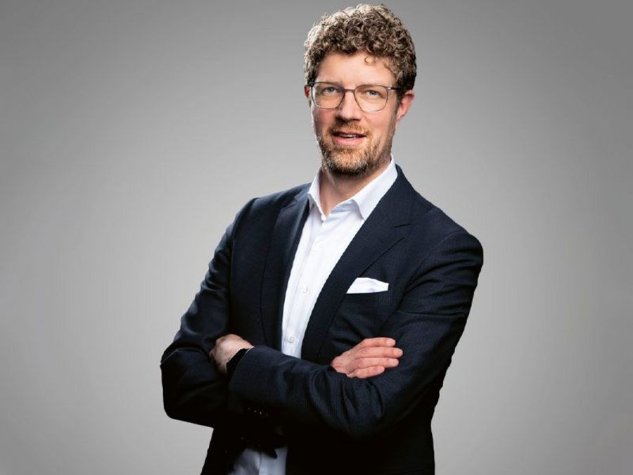 Neumayer, Dirk A.