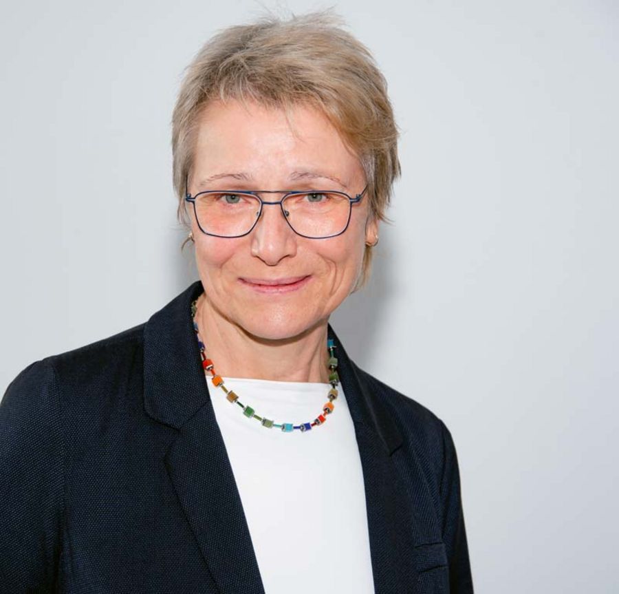Petra Pletschke, Geschäftsführerin der ANHALT-BITTERFELDER KREISWERKE GmbH Petra Pletschke, Geschäftsführerin der ANHALT-BITTERFELDER KREISWERKE GmbH