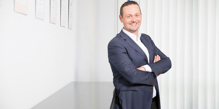 Matthias Besenfelder, Vorstand der BROCKHAUS AG Matthias Besenfelder, Vorstand der BROCKHAUS AG