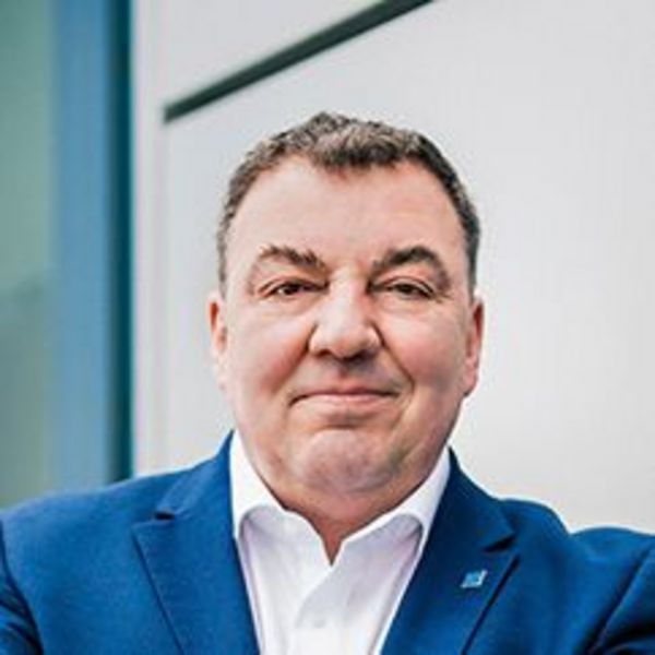 Helmut Grothaus, Geschäftsführer der DMW Maschinen- und Werkzeugbau GmbH Helmut Grothaus, Geschäftsführer der DMW Maschinen- und Werkzeugbau GmbH