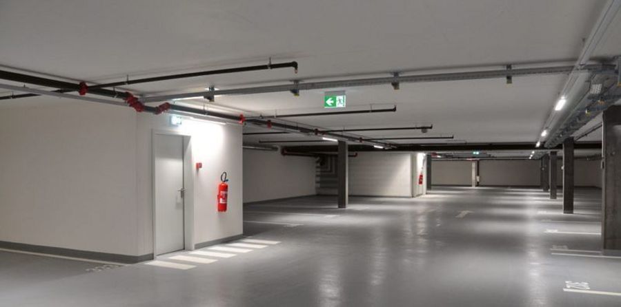 Aprotec - Notbeleuchtungselemente in einem Parkhaus