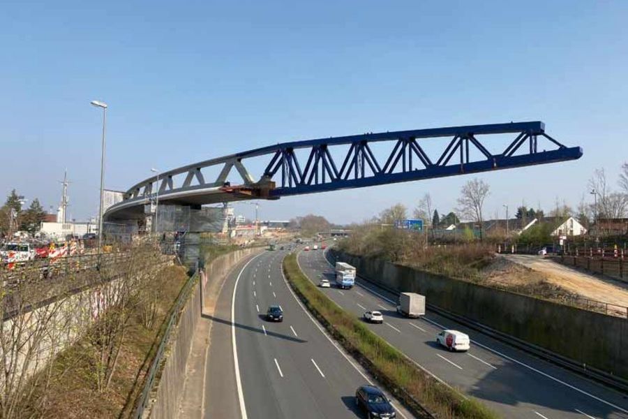 MCE Brücke Nordstern auf der Düsseldorfer Stadtbahnlinie U 81