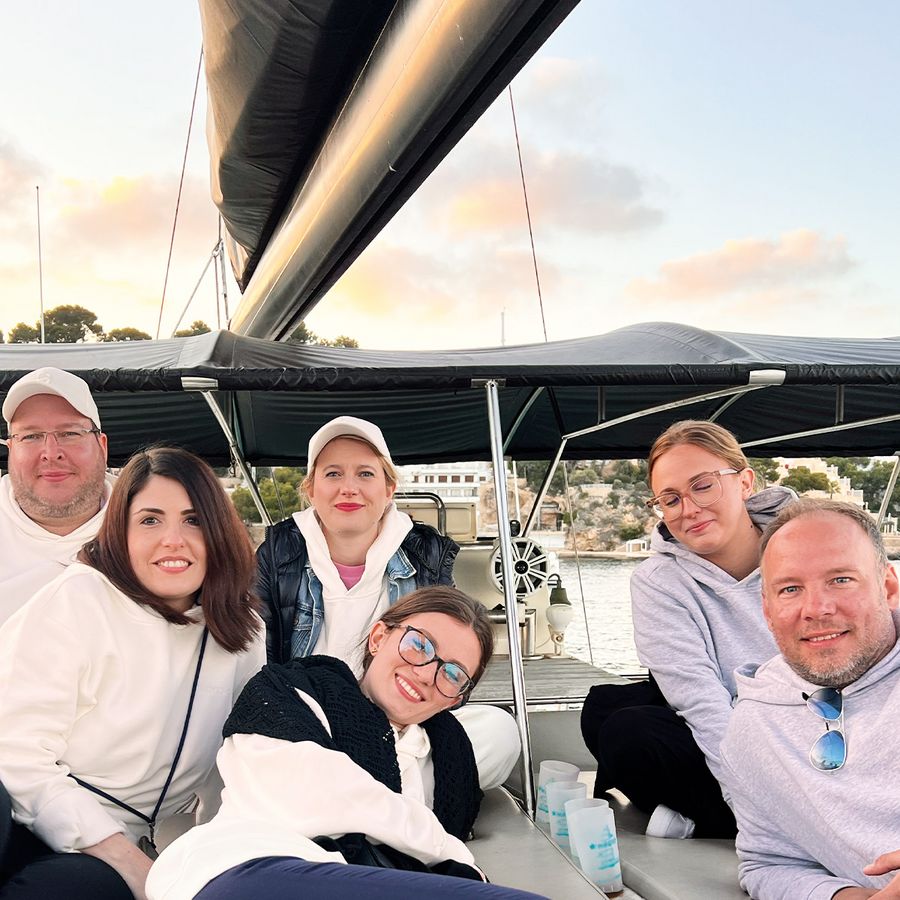 Breuninger + gevekom + Kickoff +Mallorca = Employee Experience Breuninger + gevekom + Kickoff +Mallorca = Employee Experience