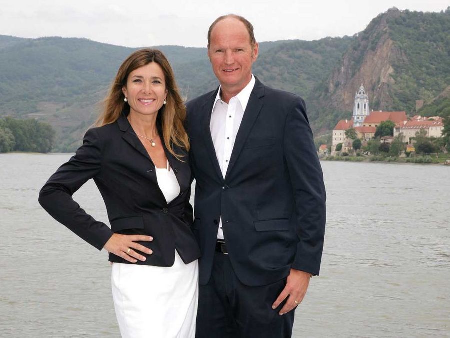 Stilvoll und sicher Anlegen am Ufer der Donau Stilvoll und sicher Anlegen am Ufer der Donau