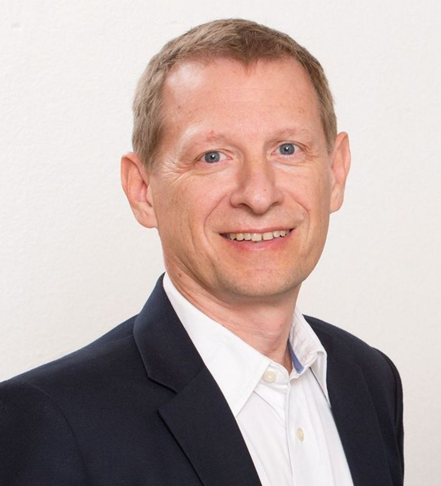 Clemens Horacek, Geschäftsführender Gesellschafter der SOLARier Gesellschaft für erneuerbare Energie mbH Clemens Horacek, Geschäftsführender Gesellschafter der SOLARier Gesellschaft für erneuerbare Energie mbH