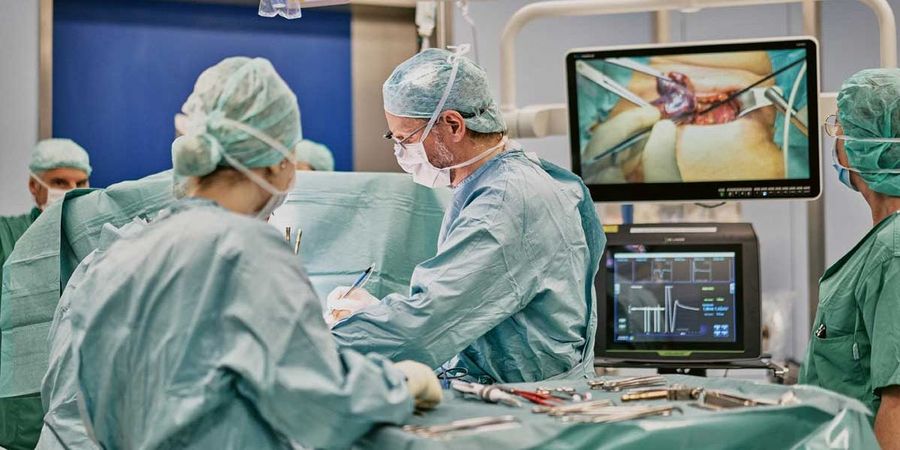 Dr. Langer Medical Neuromonitore im Einsatz