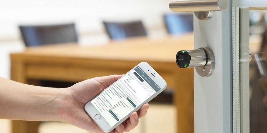 Uhlmann & Zacher Zugang über das Smartphone
