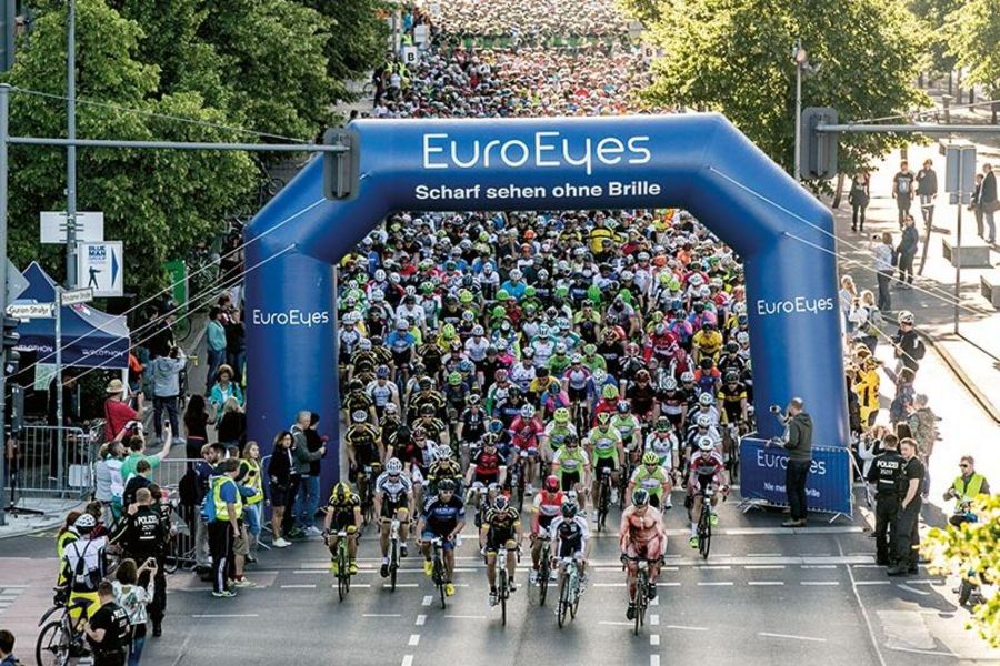 Sportlich engagiert: Seit 2016 ist EuroEyes Titelsponsor des Radrennens Cyclassics in Hamburg Sportlich engagiert: Seit 2016 ist EuroEyes Titelsponsor des Radrennens Cyclassics in Hamburg