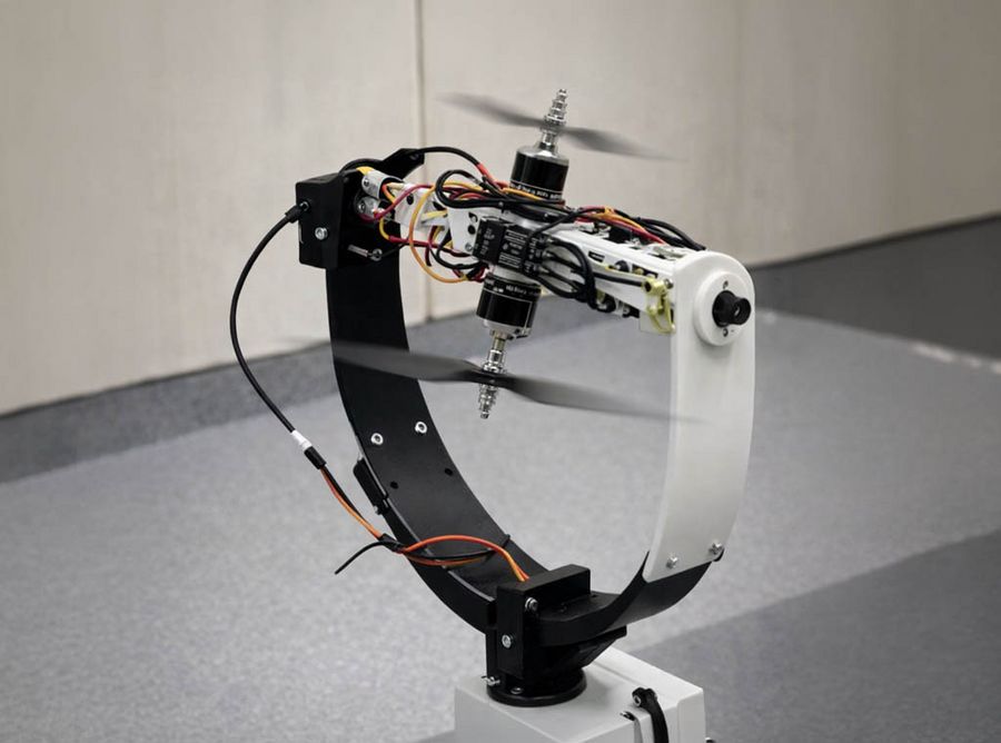 Spatial Flight Control, wenn der Drohnenflug dreidimensional gesteuert wird Spatial Flight Control, wenn der Drohnenflug dreidimensional gesteuert wird
