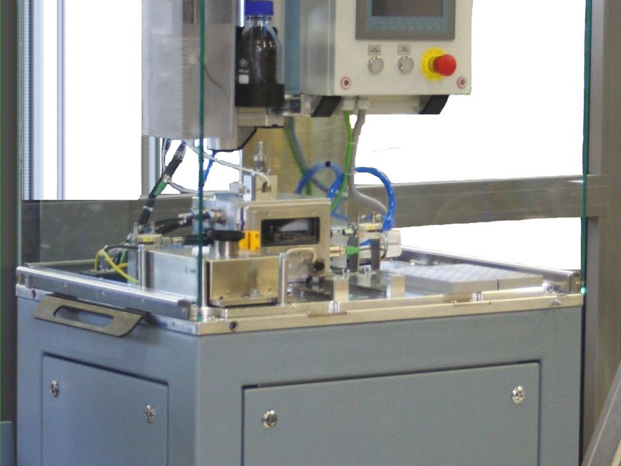 Electrolyte Jet - Elektrolytbefüllmaschine für Lithium-Ionen Pouch-Zellen Electrolyte Jet - Elektrolytbefüllmaschine für Lithium-Ionen Pouch-Zellen