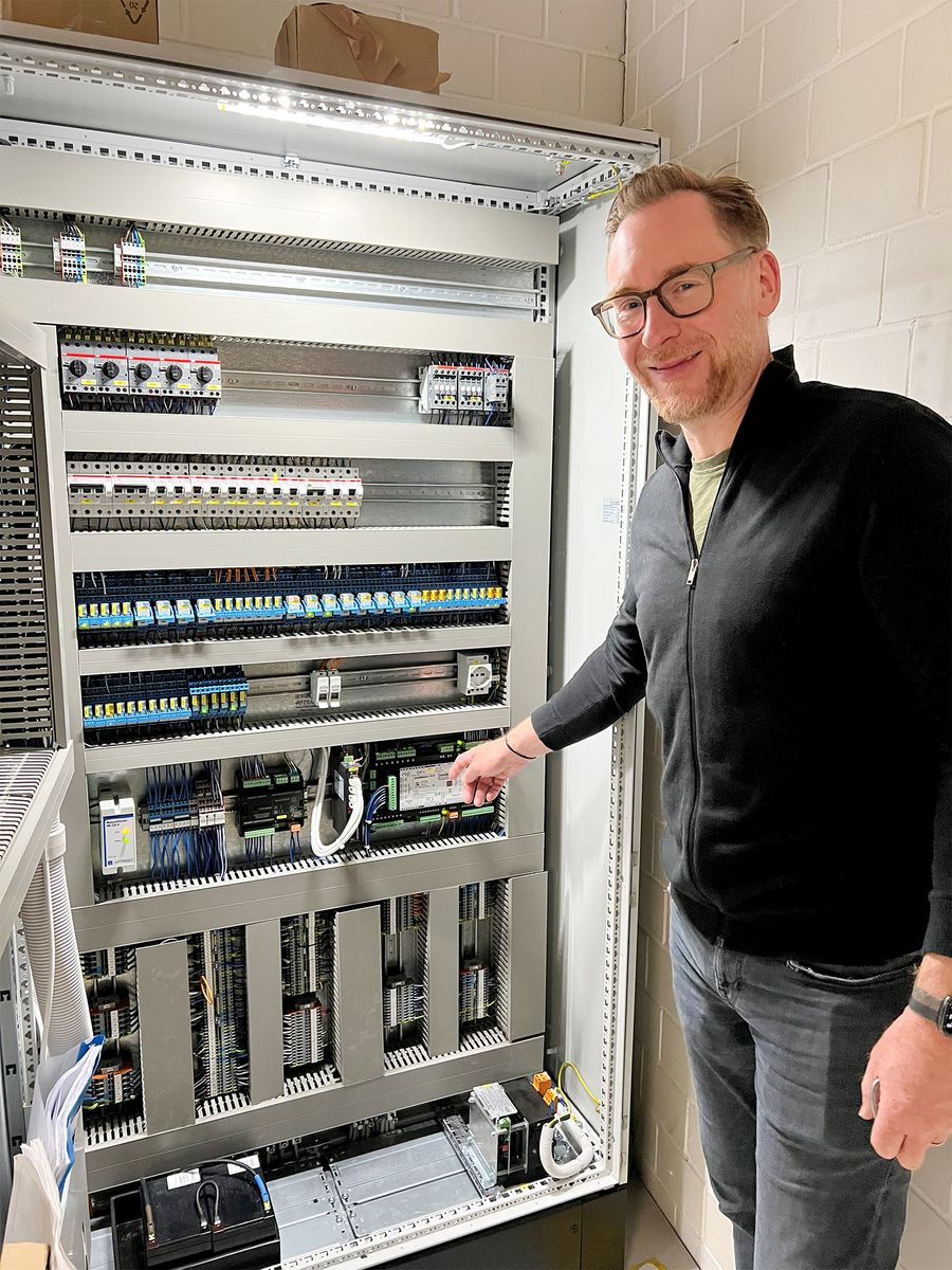 Thomas Lipecky, Geschäftsführer der Lipecky Notstromtechnik GmbH Thomas Lipecky, Geschäftsführer der Lipecky Notstromtechnik GmbH