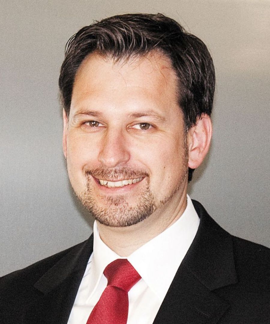 Geschäftsführer Dipl.-Ing. (FH) Lothar Becker Geschäftsführer Dipl.-Ing. (FH) Lothar Becker