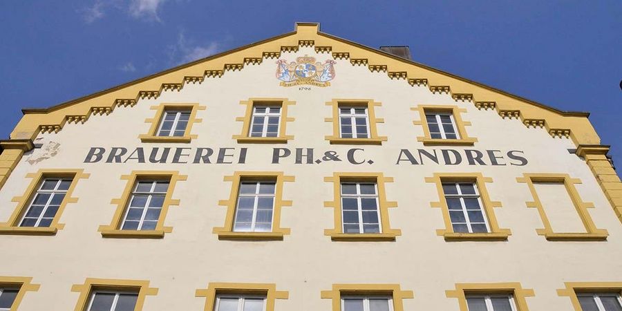 Der Firmensitz der Privatbrauerei am Standort Kirn im Landkreis Bad Kreuznach in Rheinland-Pfalz Der Firmensitz der Privatbrauerei am Standort Kirn im Landkreis Bad Kreuznach in Rheinland-Pfalz