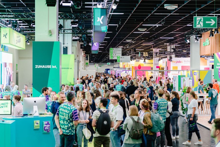 Gut besuchte Messehalle der Zukunft Personal Europe 2025 mit Fachbesuchern und HR-Ausstellern