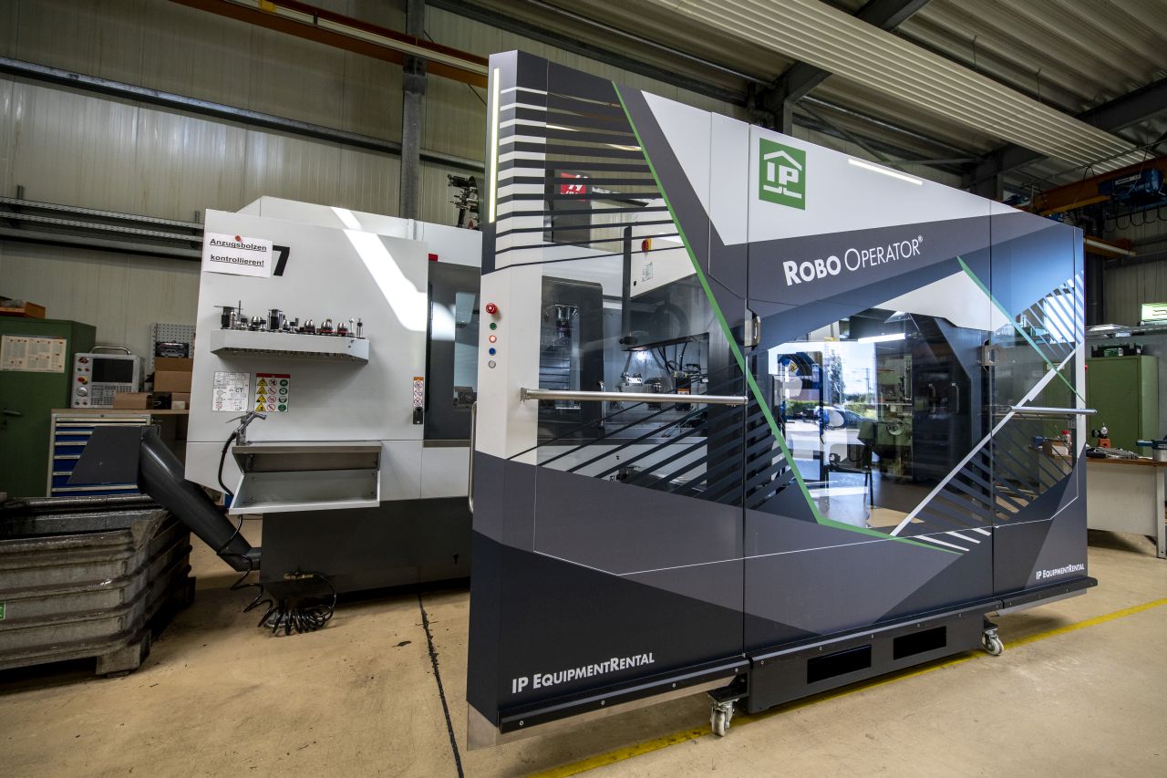 Robo Operator - the robotic machine operator Robo Operator - the robotic machine operator