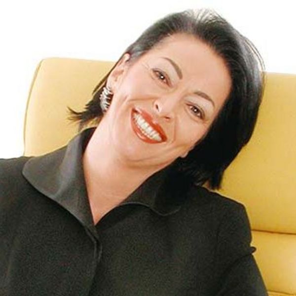 Marion Hartmann, Geschäftsführerin der ARTiS M. Hartmann GmbH Marion Hartmann, Geschäftsführerin der ARTiS M. Hartmann GmbH