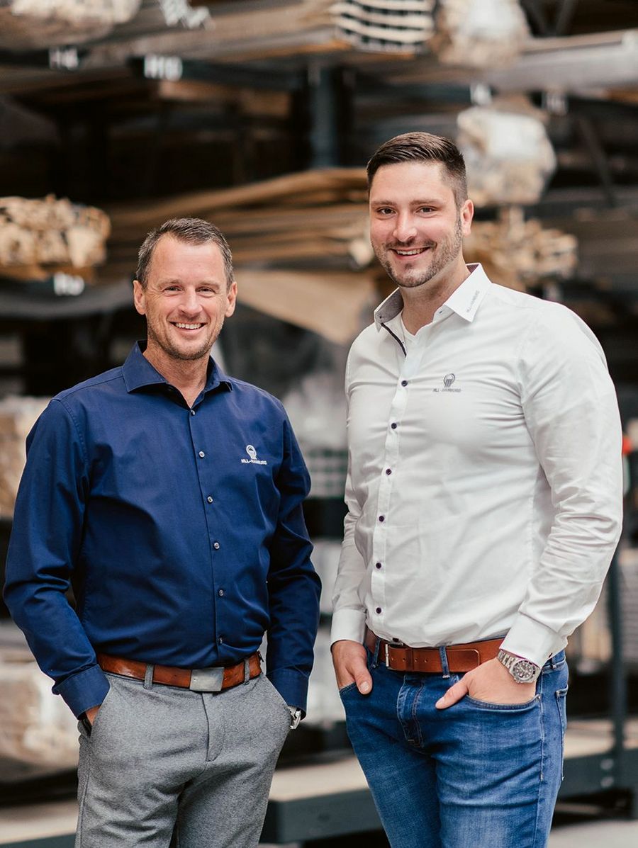 Sven Müsing (li.) und der zweite Geschäftsführer Daniel Laurich leiten gemeinsam die Geschicke der MLL Lamellensysteme GmbH Sven Müsing (li.) und der zweite Geschäftsführer Daniel Laurich leiten gemeinsam die Geschicke der MLL Lamellensysteme GmbH