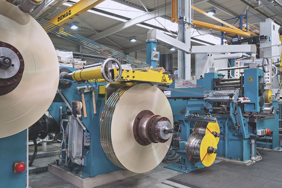 Ferd. Haecker GmbH & Co. KG Schneiden von Bändern Ferd. Haecker GmbH & Co. KG Schneiden von Bändern