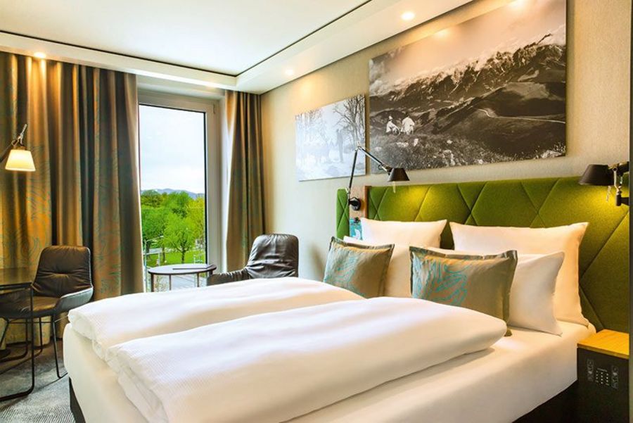 Konrad Knoblauch GmbH Moderne Zimmergestaltung für das Motel One in Salzburg Süd Konrad Knoblauch GmbH Moderne Zimmergestaltung für das Motel One in Salzburg Süd