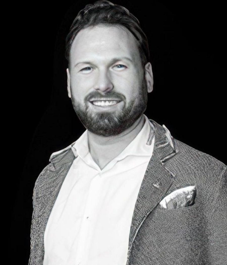 Clemens Östreich, Geschäftsführer der Sonnenexpert GmbH und fri GmbH & Co. KG Clemens Östreich, Geschäftsführer der Sonnenexpert GmbH und fri GmbH & Co. KG