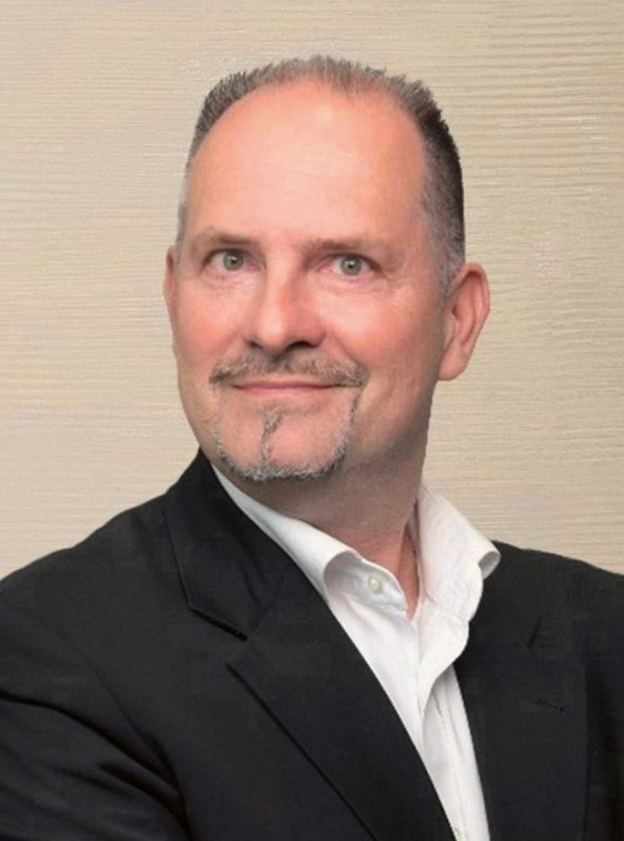 Dr. Matthias E. Lollert, Vorstand, CFO der GOLDEN AGE AG Dr. Matthias E. Lollert, Vorstand, CFO der GOLDEN AGE AG