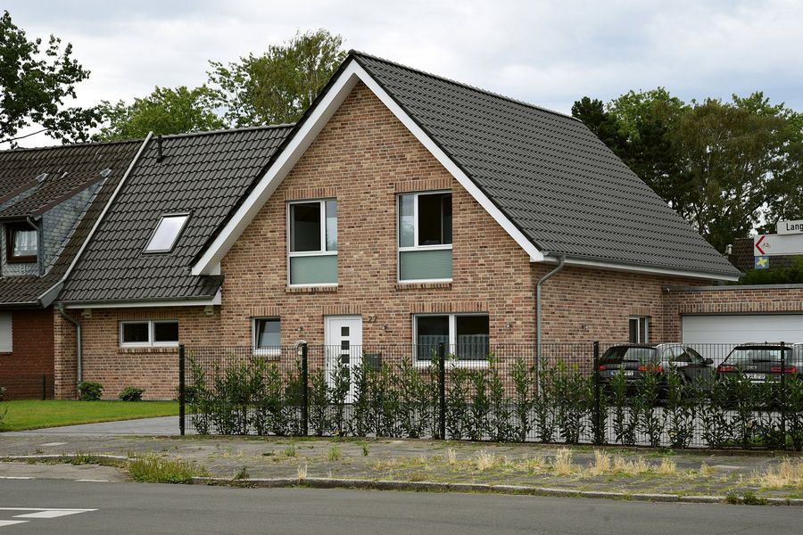 Euro Massiv Bau GmbH Einfamilienhaus mit Satteldach