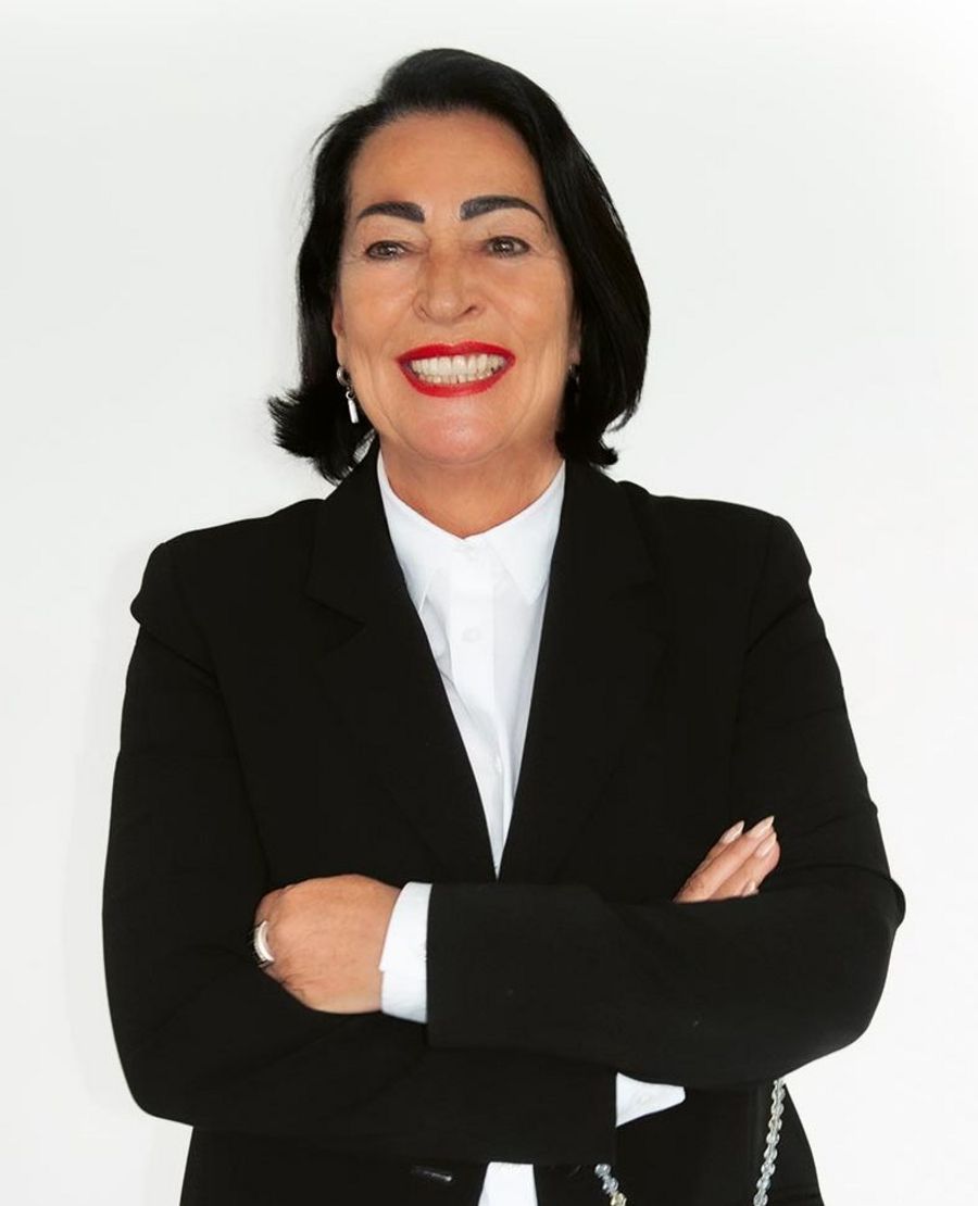 ARTiS M. Hartmann GmbH Marion Hartmann ARTiS M. Hartmann GmbH Marion Hartmann