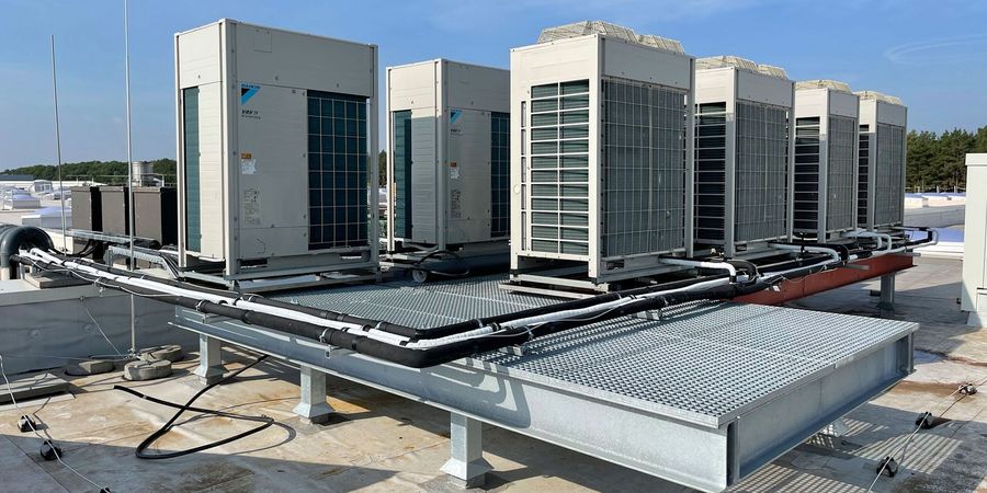Kälte- und Klimatechnik Holger Putze GmbH Klimaanlage Außengerät gewerblich Kälte- und Klimatechnik Holger Putze GmbH Klimaanlage Außengerät gewerblich