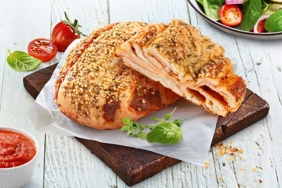 BAKER & BAKER Germany GmbH Tomato-Franz ist das erste herzhafte Franzbrötchen – würziger Genuss neu gedacht