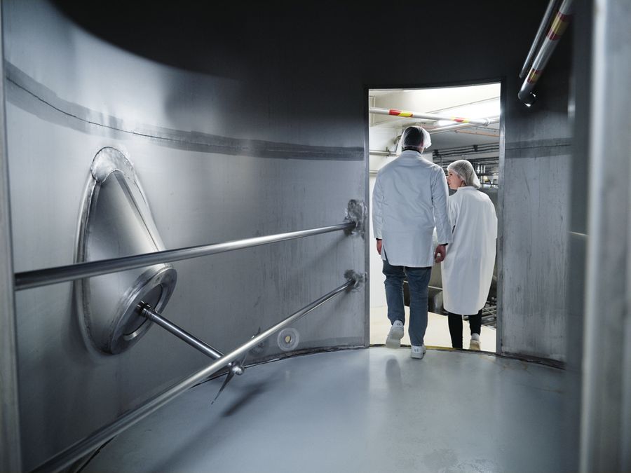 Sorgfalt bis zum letzten Schritt: Abfüllung und Qualitätskontrolle in der Produktionsstätte in Wartberg
