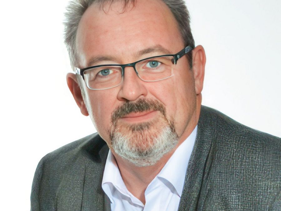 Mennebäck, Uwe