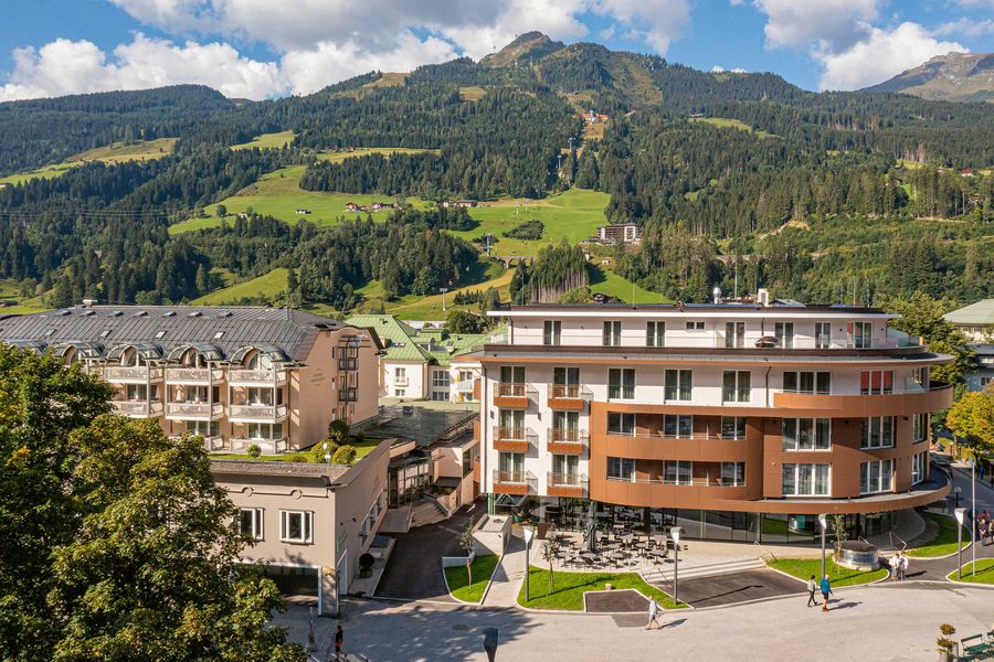 Das GXUND in Bad Hofgastein verbindet zentrale Lage mit unmittelbarer Nähe zur Bergwelt Das GXUND in Bad Hofgastein verbindet zentrale Lage mit unmittelbarer Nähe zur Bergwelt