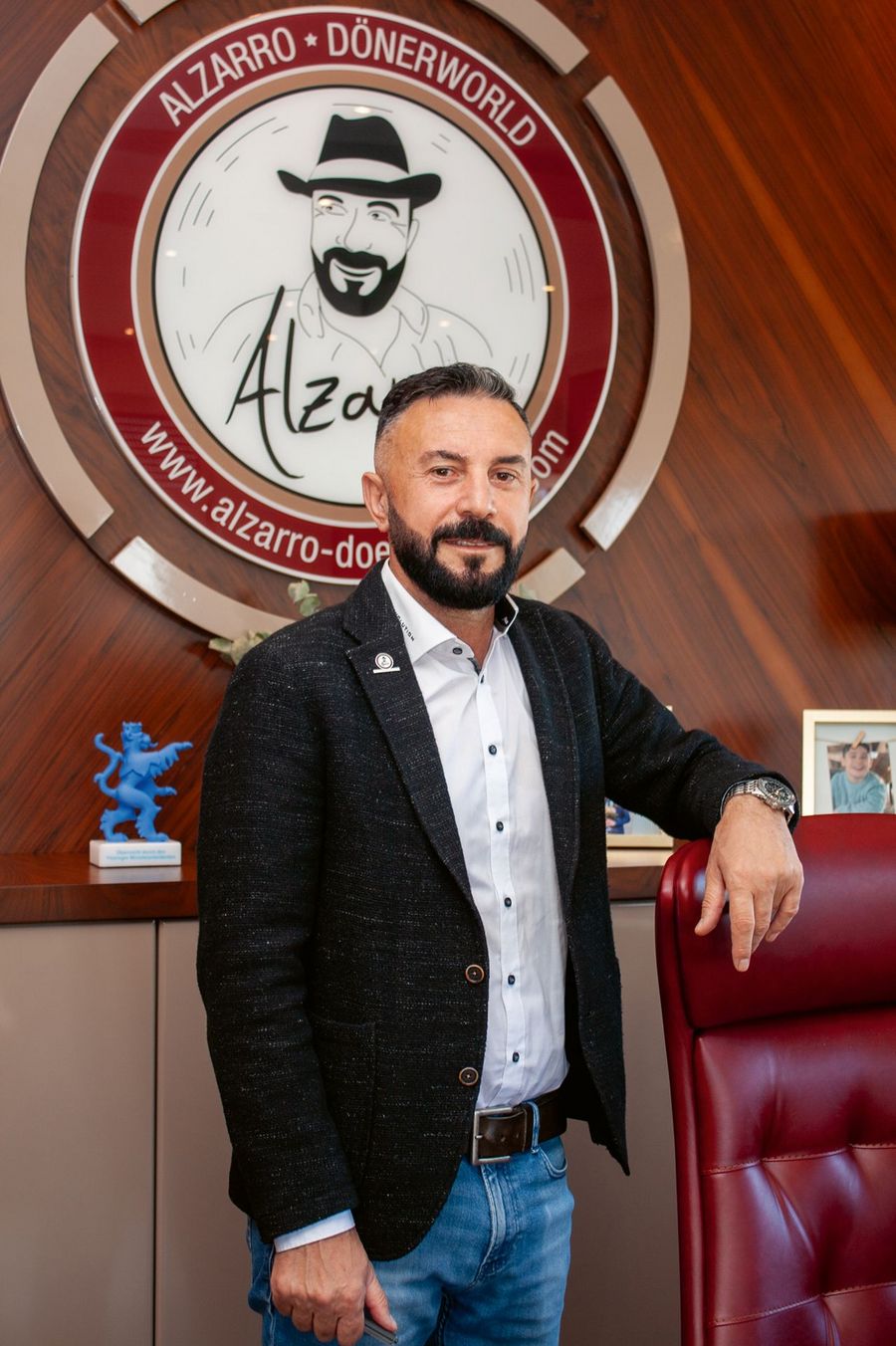 Mustafa Demirkürek, Gründer & Geschäftsführer der Alzarro Dönerworld GmbH Mustafa Demirkürek, Gründer & Geschäftsführer der Alzarro Dönerworld GmbH