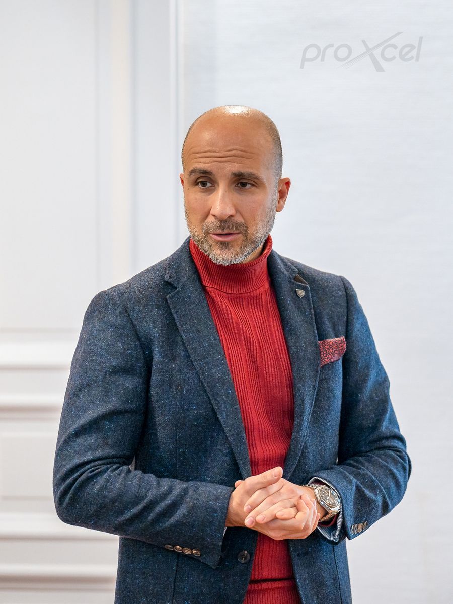 Dr. Serkan Tavasli, Geschäftsführer der proXcel GmbH Dr. Serkan Tavasli, Geschäftsführer der proXcel GmbH