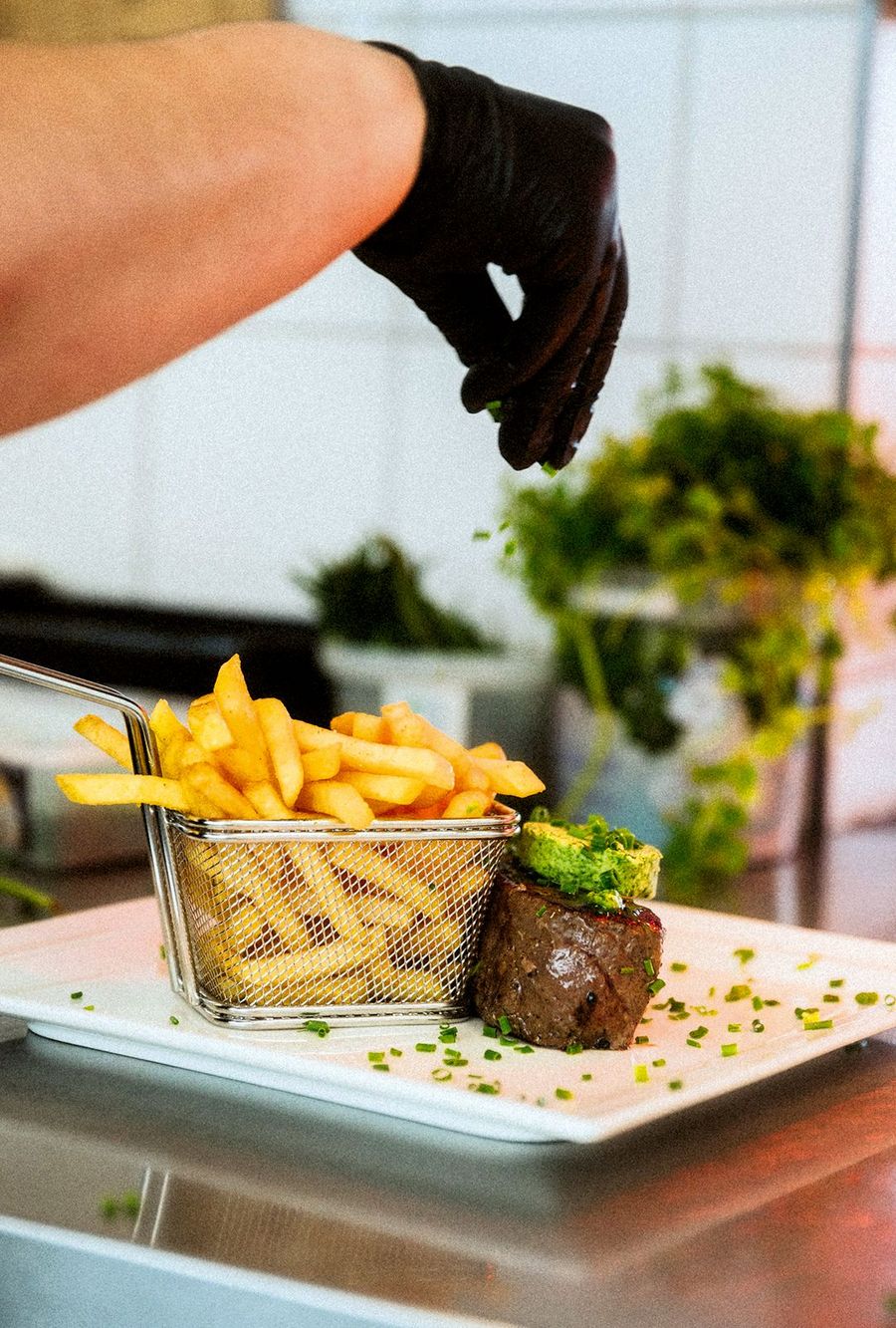 Klink-Eberhard GmbH Steak mit Pommes