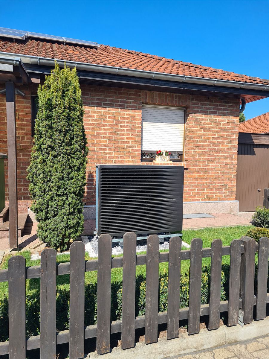 Kälte- und Klimatechnik Holger Putze GmbH Wärmepumpe Außengerät privat Kälte- und Klimatechnik Holger Putze GmbH Wärmepumpe Außengerät privat