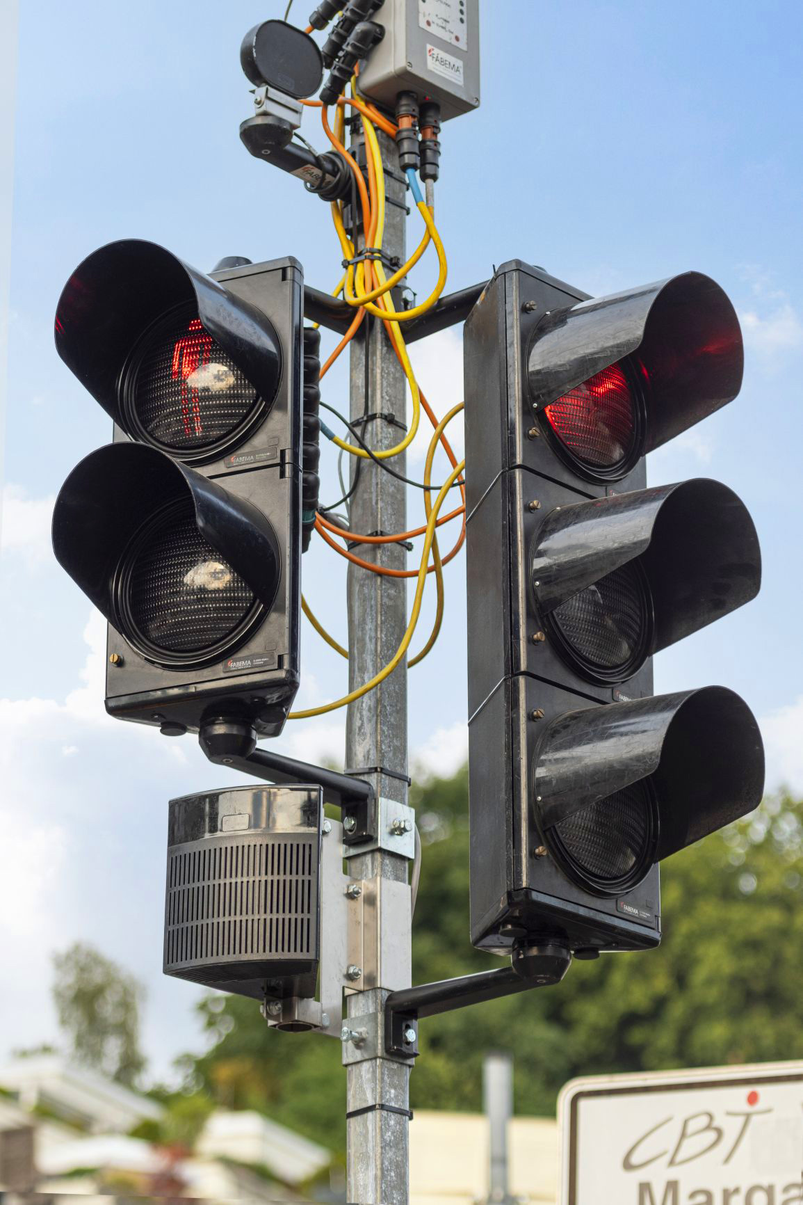 Blinden- und Sehbehindertentechnik für mobile Ampelanlagen - Der neue Standard in der Mobilität. Blinden- und Sehbehindertentechnik für mobile Ampelanlagen - Der neue Standard in der Mobilität.